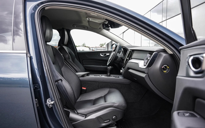 Volvo XC 60 cena 117900 przebieg: 80000, rok produkcji 2018 z Kościan małe 781